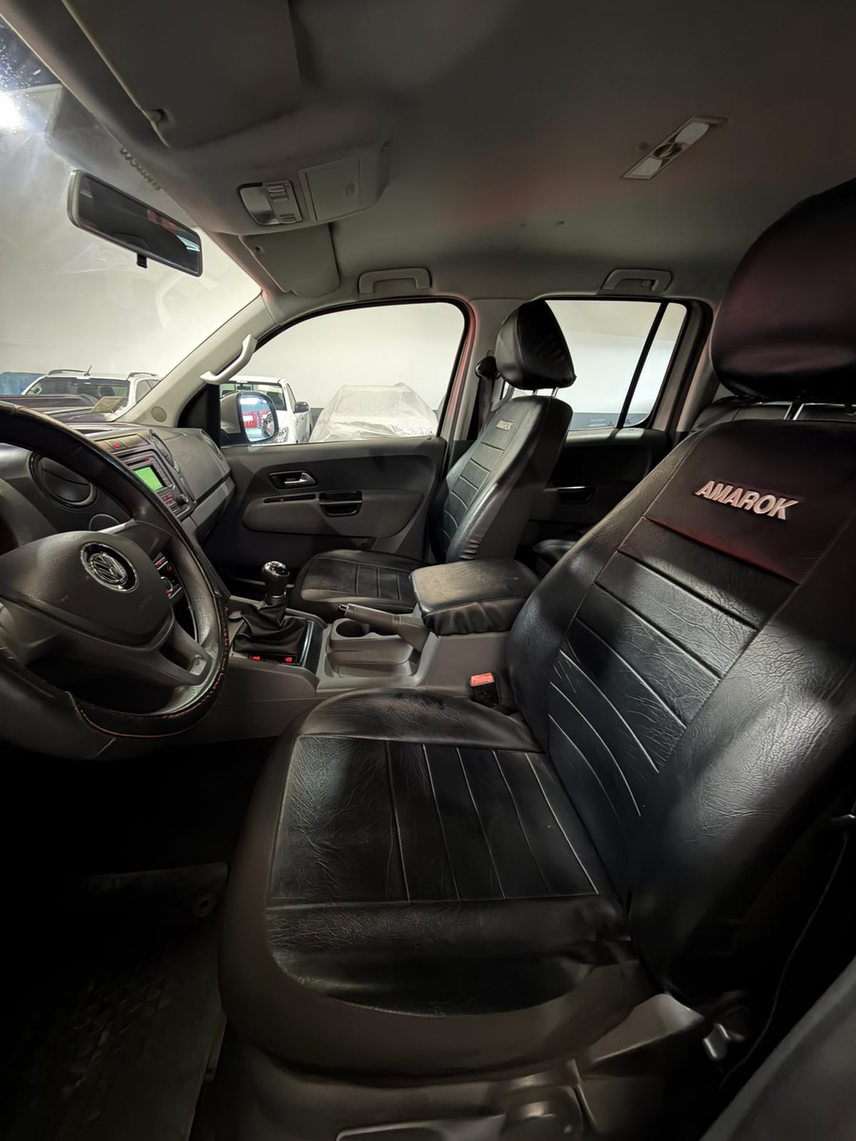 VOLKSWAGEN - AMAROK 180 CV 4X2  - MANUAL  - 2015